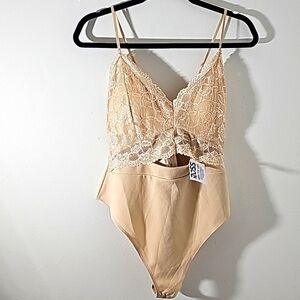 Padded‎ Rose shapewear,  lace 44D. XL. nude color.  NEW WITH TAGS